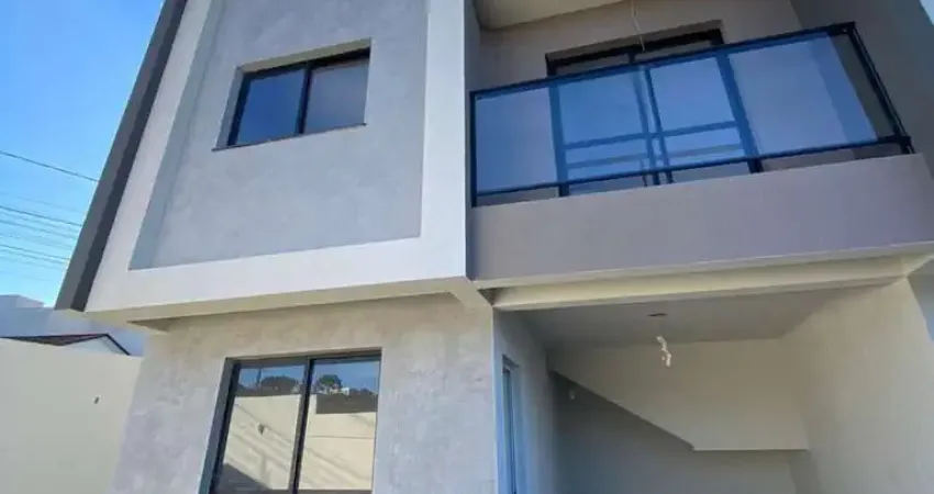 Sobrado com 3 quartos  à venda, 83.00 m2 por R$310000.00  - Uvaranas - Ponta Grossa/PR