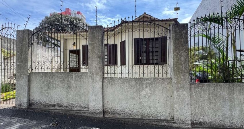Casa Residencial com 4 quartos  para alugar, 150.00 m2 por R$2500.00  - Centro - Ponta Grossa/PR