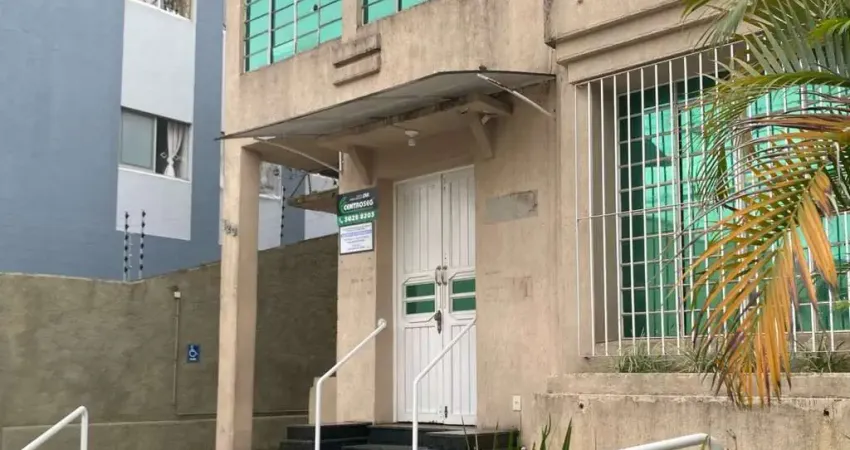 Casa Comercial com 6 quartos  à venda, 250.00 m2 por R$1100000.00  - Centro - Ponta Grossa/PR
