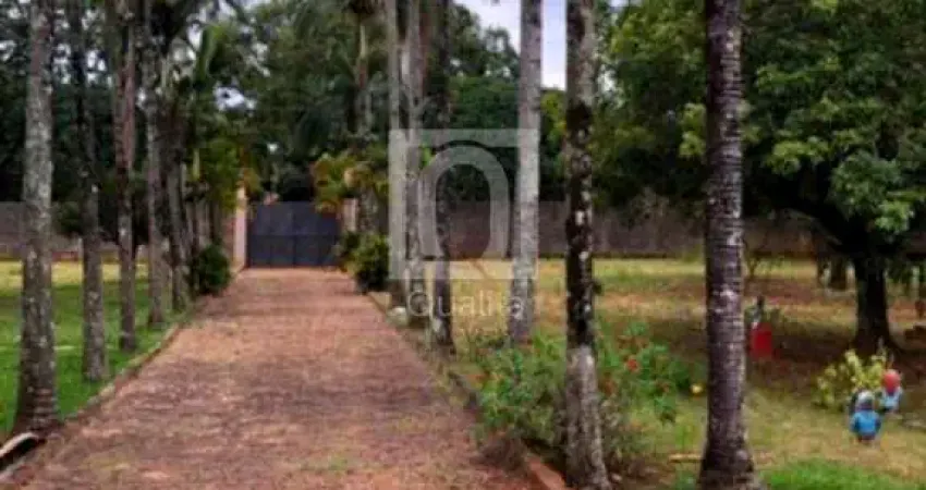 Chácara com escritura 3 quartos Centro Araçoiaba da Serra, aceita permuta por apartamento em Sorocaba.