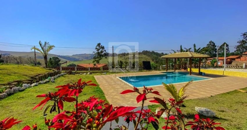 Chácara com piscina à venda próxima à Represa de Itupararanga