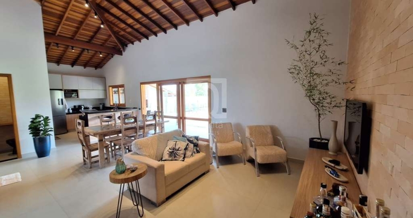 Casa com 3 quartos e piscina à venda no Condomínio Village da Serra, Araçoiaba da Serra