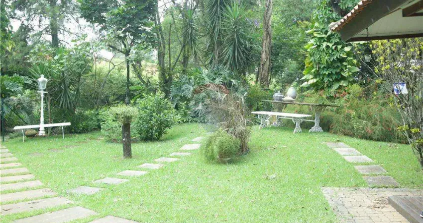 Casa de campo à venda. Terreno de 2470 metros quadrados