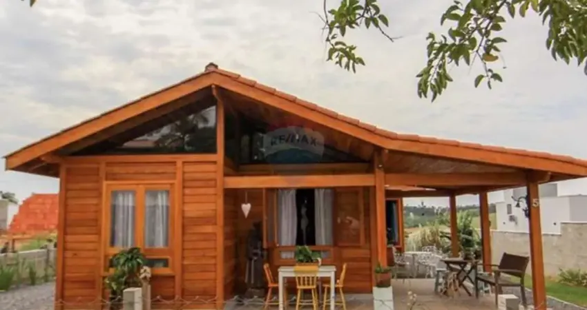 Casa em condomínio à venda em araçoiaba da serra-sp, bairro cercado: 2 quartos, 2 salas, 2 banheiros, 8 vagas, 100m².