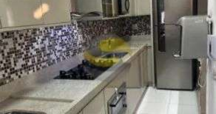 Apartamento com 02 dormitórios com elevador e sacada.