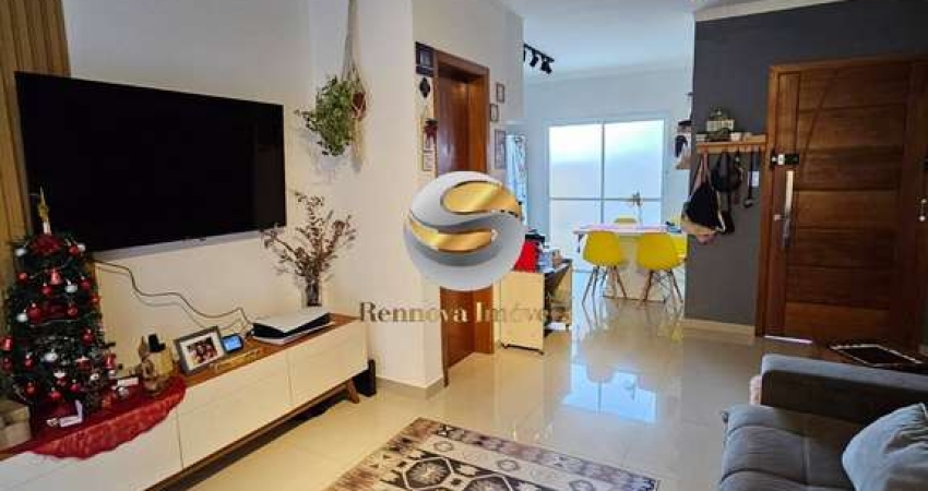 Vendo Linda casa, 2 suites, Semi Isolada, toda decorada, pintura nova.