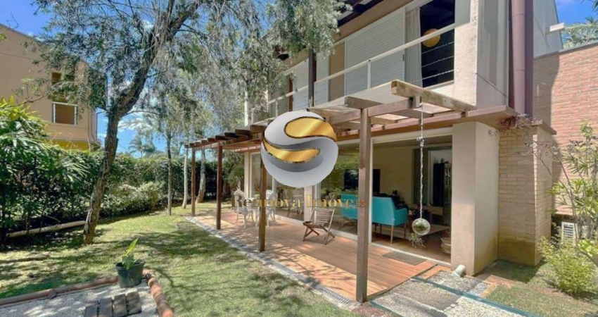 4 dormitórios, 2 suítes. Piscina com vista.
