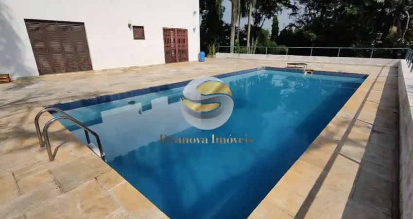 Casa 871m² em 4.072,60 m² sendo 6 suítes, 8 vagas, ideal p/eventos, escola,