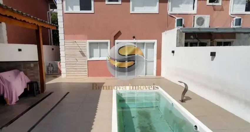 Casa Impecável 3 dorm.1 suíte com Closet e sacada, Piscina, Churrasqueira
