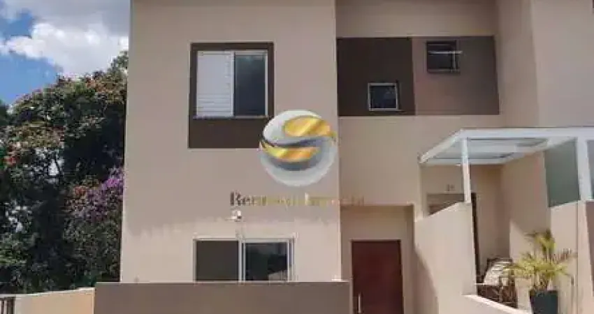 Casa Nova, semi-isolada em Condomínio Exclusivo – 2 Suítes e Quintal