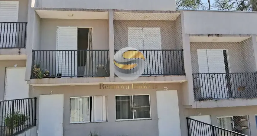 Sobrado Reformado em Condomínio Fechado – 2 Quartos, Quintal