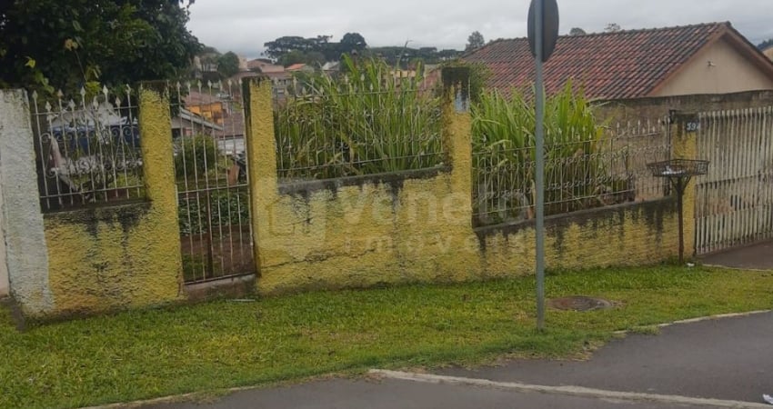 Terreno com Casa Não Averbada à Venda