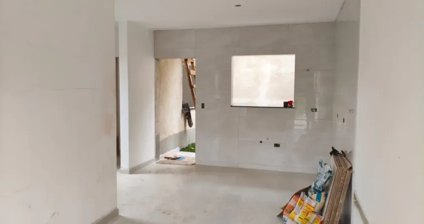 Localização privilegiada: próximo a mercados, comércios, escolas e fácil acesso a transporte público, garantindo praticidade para o dia a dia.