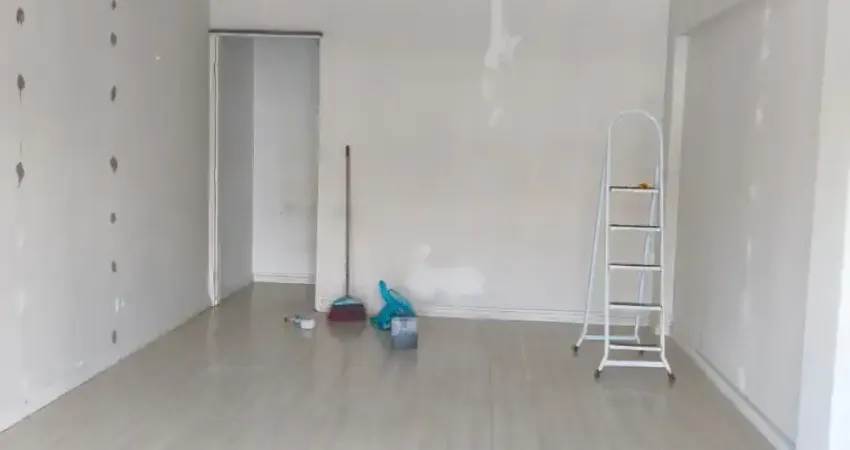 Sala comercial - rua com ótimo fluxo de veículos - fácil acesso para ctba