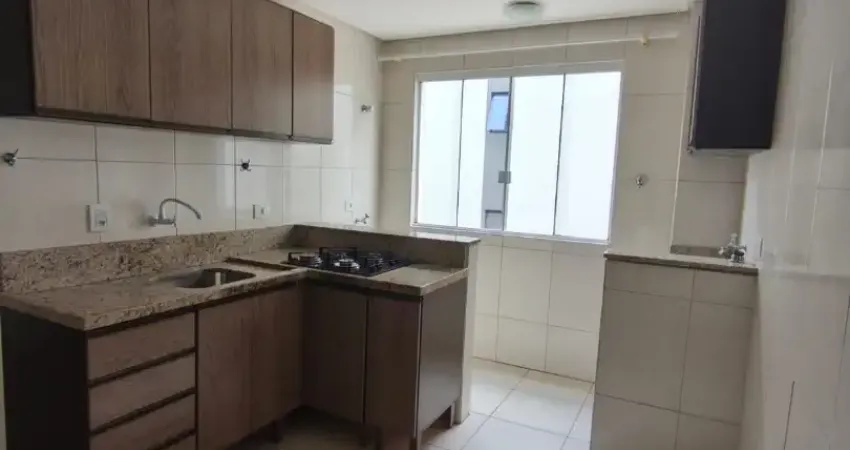 Apto 02 quartos - semi imobiliádo - próximo ao shopping colombo