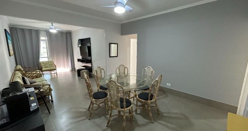 Apartamento reformado e mobiliado de 3 Quartos, 92m2. Enseada Guarujá.