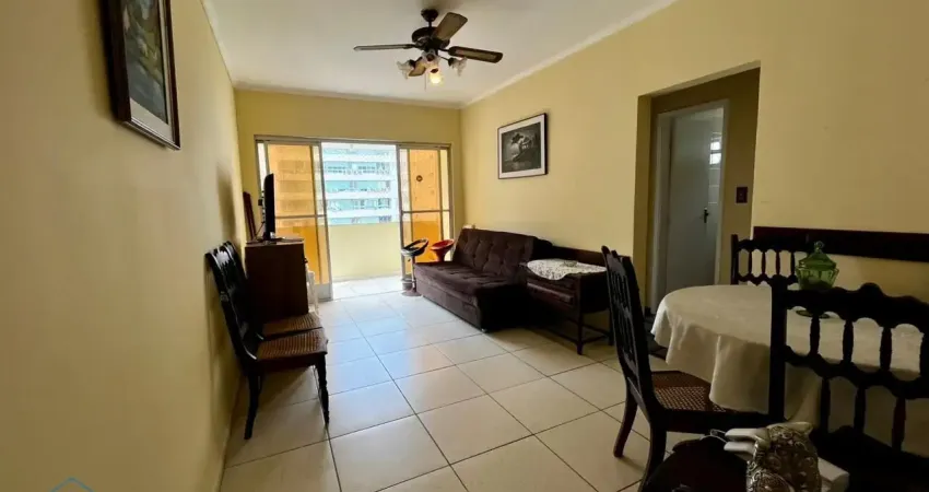 Viva a experiência de estar a apenas 50 metros da praia das pitangueiras,