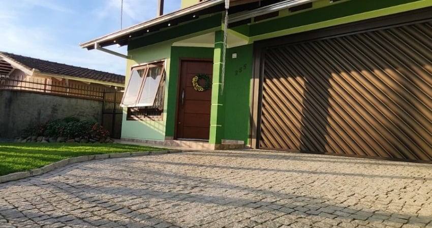 Casa com 3 quartos à venda na Rua São Borja, Boa Vista, Joinville