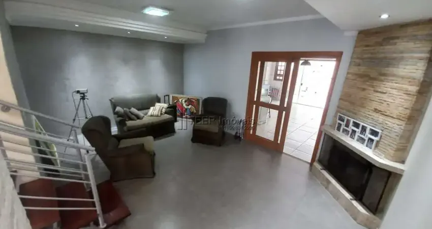 Casa com 3 quartos à venda na Avenida Coronel Gastão Haslocher Mazeron, 479, Medianeira, Porto Alegre
