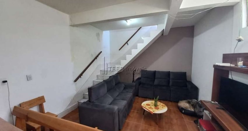 Casa Sobrado 3 dormitórios 2 banheiros garagem