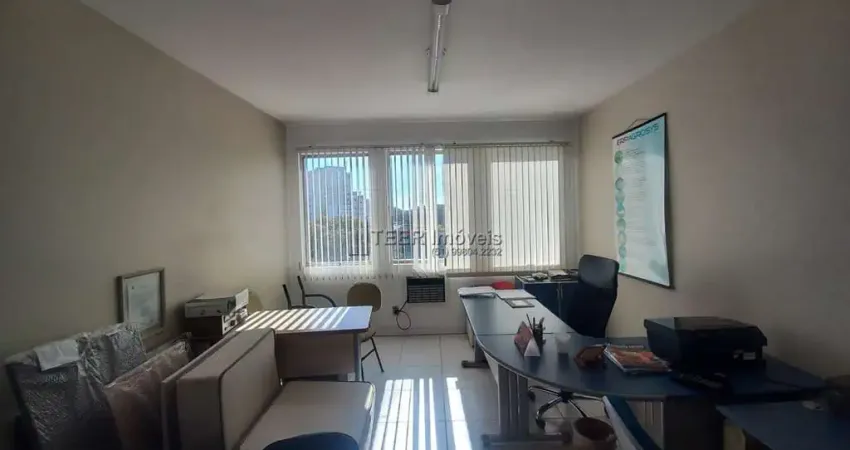 Casa comercial à venda na Avenida Cristóvão Colombo, 1023, Floresta, Porto Alegre
