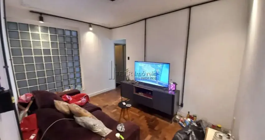 Apartamento padrão 2 dormitórios reformado prédio com elevador.