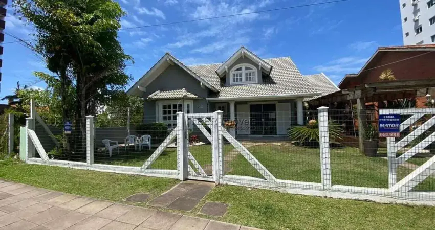 Casa com 5 quartos à venda no Centro, Tramandaí 