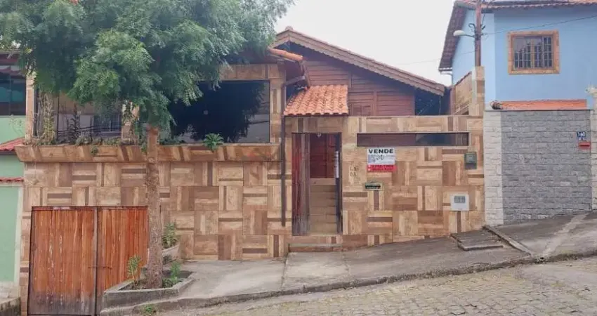 Excelente casa linear para venda com 3 quartos e quintal enorme, bairro silvestre!!!