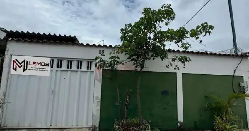 Execente casa duplex com 4 quartos em frente a estrada do tingui e proximo a estrada rio são paulo!