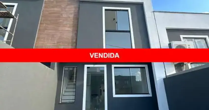 Casa duplex em condomínio fechado camila no bairro santíssimo.