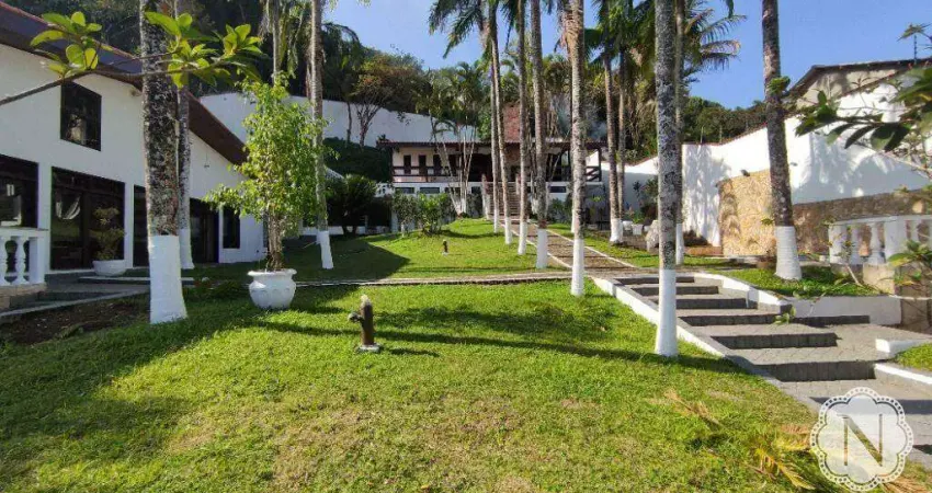Sobrado à venda com 8 quartos no bairro Praia dos Sonhos