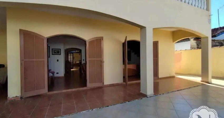 Sobrado à venda com 4 quartos no bairro Mosteiro