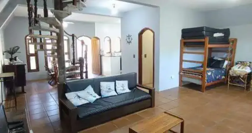 Sobrado à venda com 2 quartos no bairro Jardim Regina