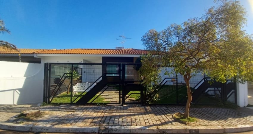 Casa 3 Dormitórios no Lago Parque