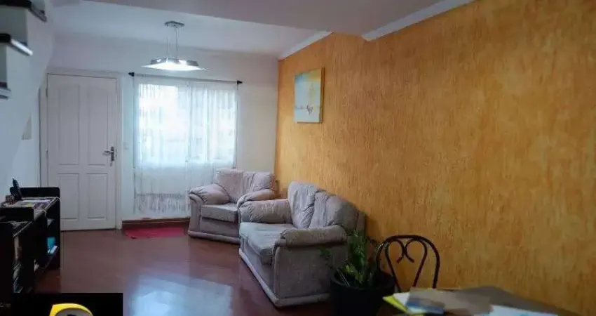 Este sobrado espaçoso em condomínio fechado com lazer é simplesmente perfeito para você e sua família!