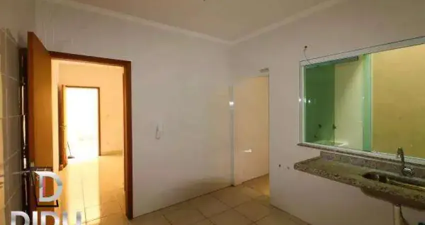 Imóvel aconchegante à venda com 2 quartos, sendo 2 suítes, e 2 banheiros no total 1 vaga de garagem.