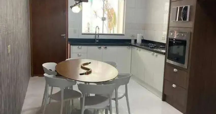 Maravilhoso sobrado desocupado e reformado com 138 m²  na Vila Pires em Santo André, sendo 3 dormitórios, 1 suíte, churrasqueira e 2 vagas.