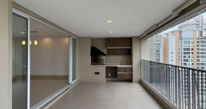 Com 223m², 4 dormitórios, todos suítes, e 4 vagas de garagem com depósito privativo, este imóvel é simplesmente um achado! Campo Belo.