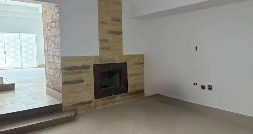 Procurando um sobrado espaçoso, bem localizado e com um ambiente agradável? Temos o imóvel perfeito para você!