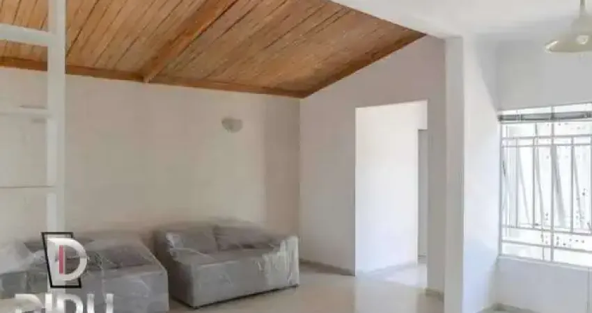 Casa térrea para venda no Centro de São Bernardo do Campo com 256 m², 3 dormitórios, 3 suítes, quintal com edícula e 3 vagas de garagem.