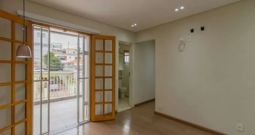 Sobrado para venda em Jardim Santa Mena com 3 quartos, sendo 1 suíte, 240m²