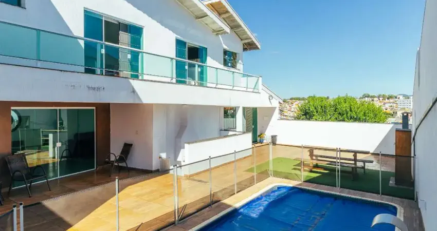 Casa de vila para venda em Jardim Pacaembu com 4 quartos, sendo 2 suítes, 373m²
