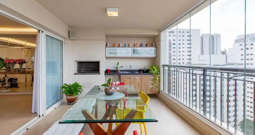 Apartamento tipo para venda em Moema com 3 quartos, sendo 3 suítes, 210m²