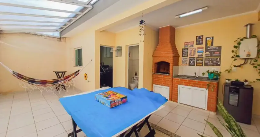 Sobrado para venda em Assunção com 3 quartos, sendo 1 suíte, 216m²