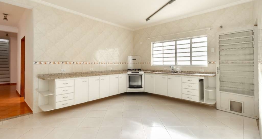 Casa tipo para venda em Vila Zat com 4 quartos, sendo 1 suíte, 314m²