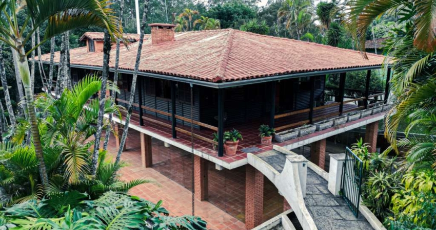 Casa no condomínio JARDIM COLIBRI para venda em Jardim Colibri com 4 quartos, sendo 2 suítes, 464m²