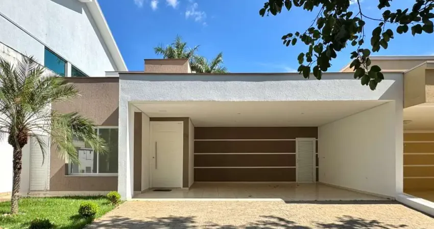 Casa no condomínio Condomínio Mont Blanc para venda em Condomínio Mont Blanc com 3 quartos, sendo 3 suítes, 220m²