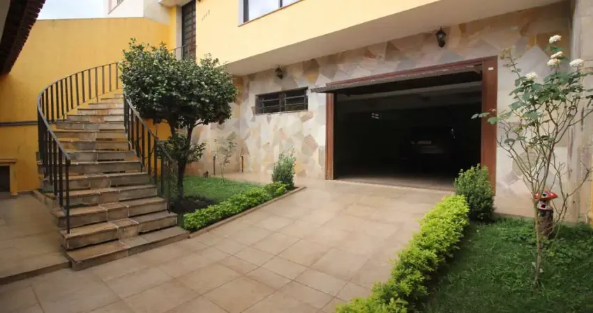 Casa com 4 quartos à venda na Rua Abagiba, Saúde, São Paulo