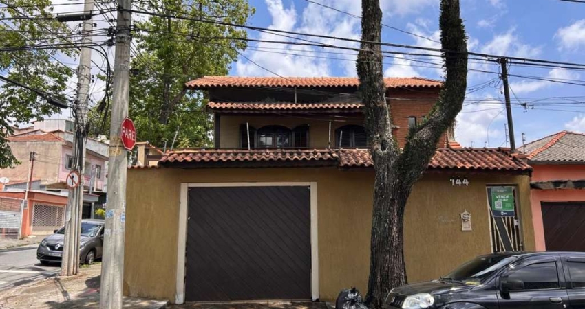Sobrado para venda em Jardim das Maravilhas com 3 quartos, sendo 1 suíte, 175m²