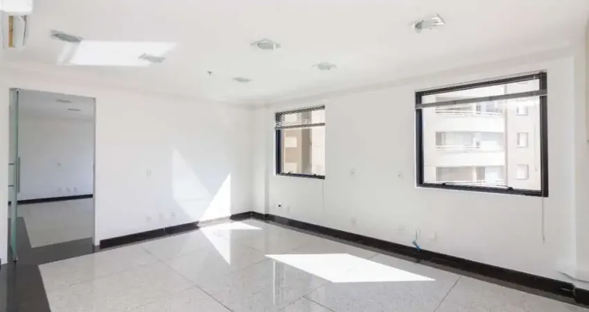 Sala comercial à venda na Avenida Jandira, Moema, São Paulo